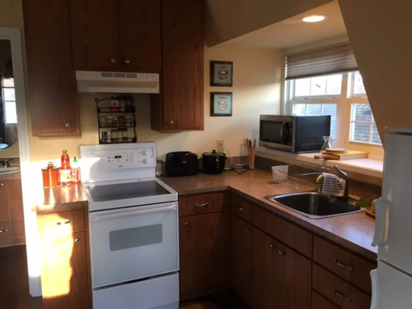 Studio full kitchen