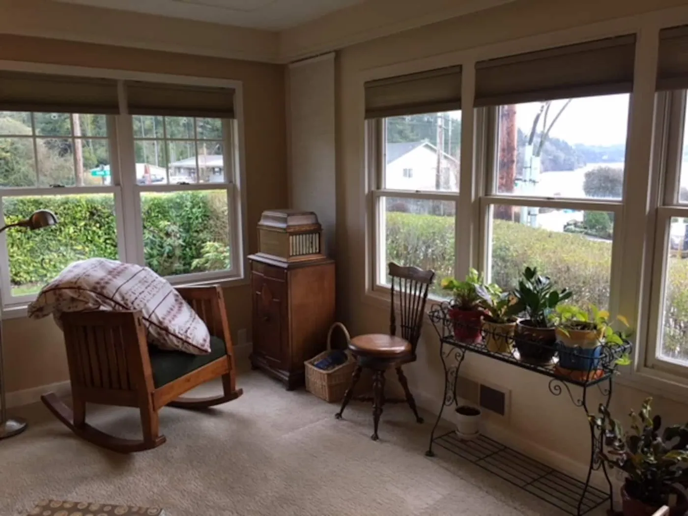 Sunroom at the Glasgow Bay House